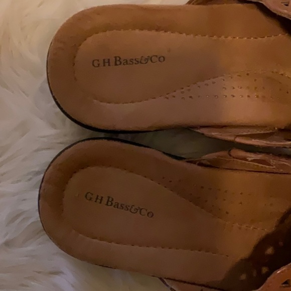 G.H. & Co Women Effie Leather Clogs Size 9 - Picture 6 of 7